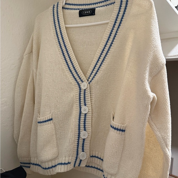 Cider - Picture 2 of 2